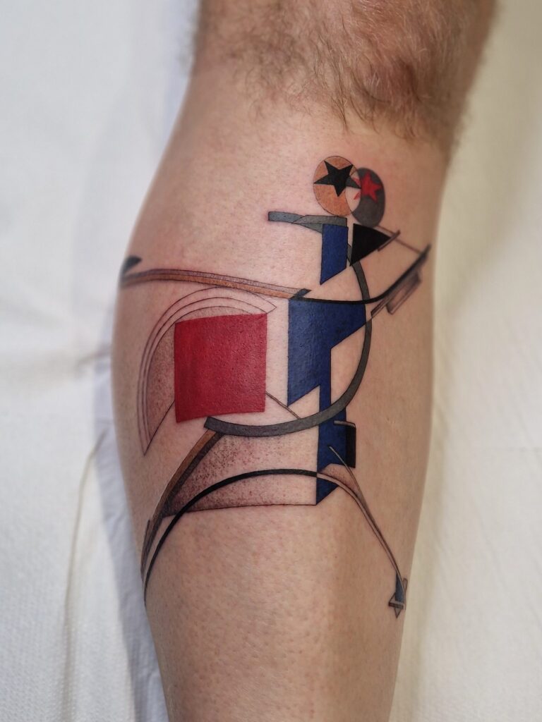 Ilustratīvs tetovējums, meistars Kristaps Sausserdis, Rīgas Tinte